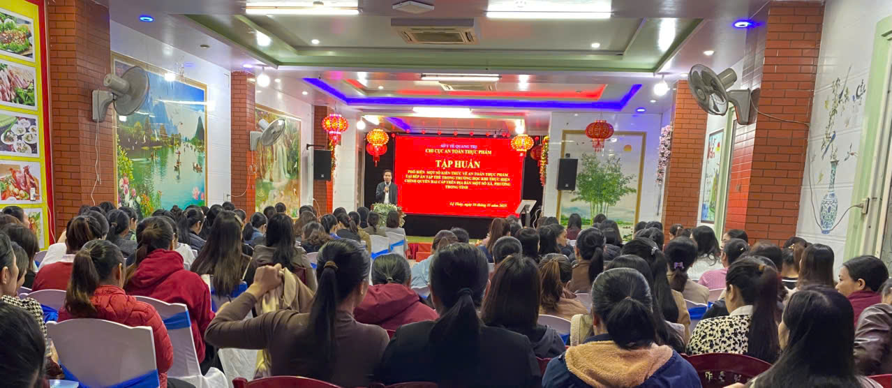 Chi cục An toàn thực phẩm Quảng Trị tập huấn kiến thức ATTP cho bếp ăn tập thể